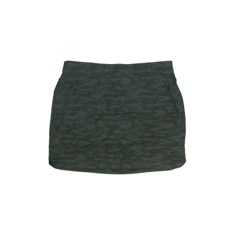 Embossed Pull On Travel Skort